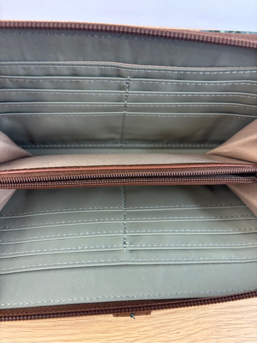 Sakroots Smartphone Crossbody Wallet Purse “Emerald Mojave Garden Print” - Picture 7 of 9